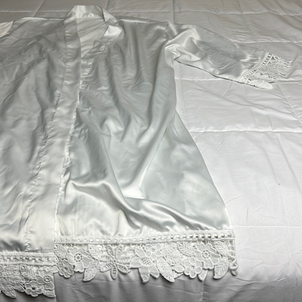 Bridal Robe - Picture 3 of 4
